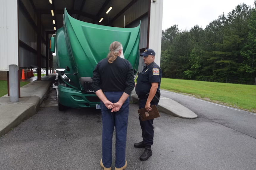 Truckers should manage behavior during roadside inspections
