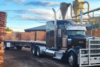 Dee Zeeman's push past near-disaster to 45 years, millions of miles: Trucker of the Month