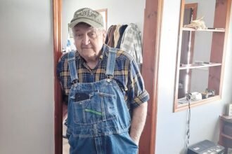 94-Year-Old Seeks Guinness Record as Oldest Trucker