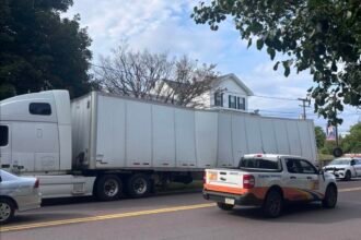 DUI charge for semi driver who fled after striking Pennsylvania bridge, cops find suspended license and no registration