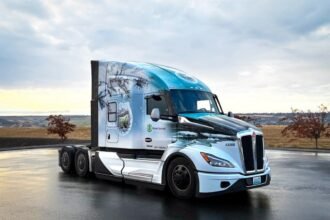 Capitol Christmas Tree begins 2,000 mile journey to D.C. hauled by custom Kenworth T680